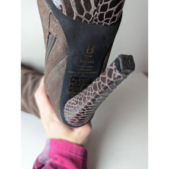 BAKERS Lila Brown Suede Over The Knee Boot Size 6B - Picture 11 of 12